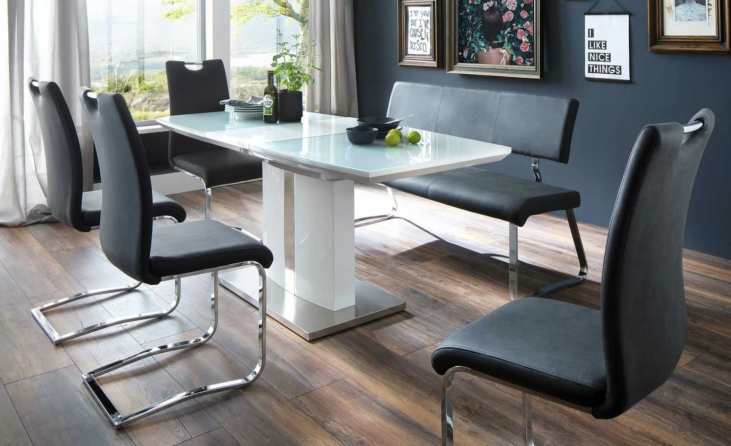 Bank Dwaine 1 Bank Dwaine