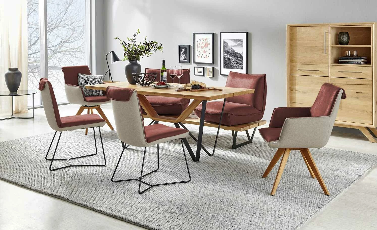 KOINOR Leder-Kufen-Bank auf Holzpodest drehbar Schwof | Chilli (Rot) / Kontrastfaden Beige Drehfunktion inkl. Drehstopp 1 KOINOR Leder-Kufen-Bank auf Holzpodest drehbar Schwof | Chilli (Rot) / Kontrastfaden Beige Drehfunktion inkl. Drehstopp