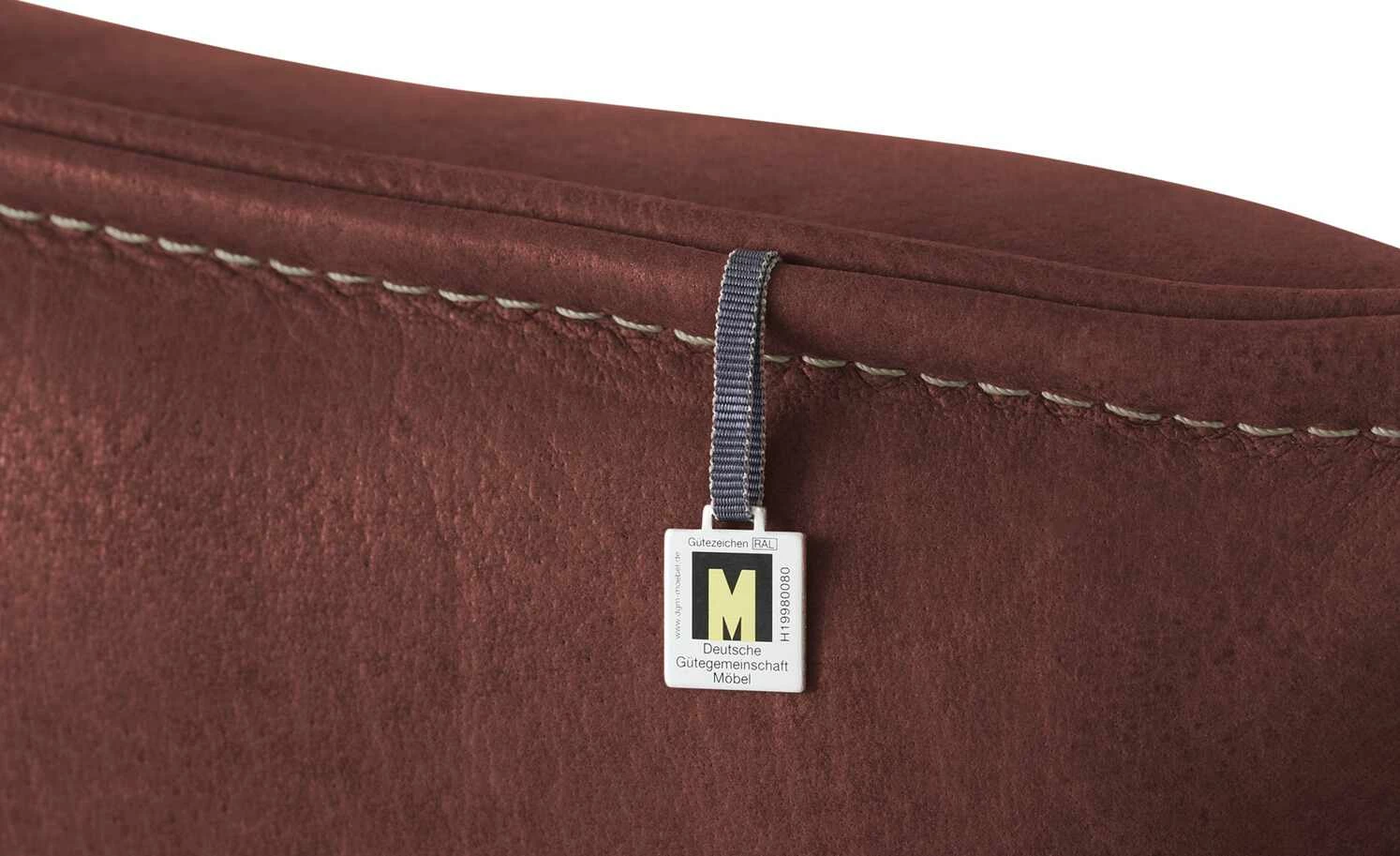 KOINOR Leder-Kufen-Bank auf Holzpodest drehbar Schwof | Chilli (Rot) / Kontrastfaden Beige Drehfunktion inkl. Drehstopp 3 KOINOR Leder-Kufen-Bank auf Holzpodest drehbar Schwof | Chilli (Rot) / Kontrastfaden Beige Drehfunktion inkl. Drehstopp – Bild 3