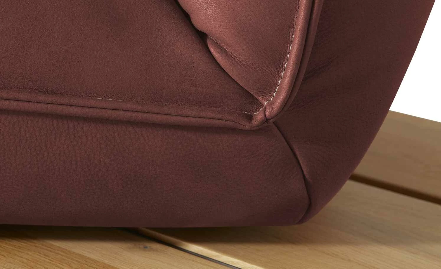 KOINOR Leder-Kufen-Bank auf Holzpodest drehbar Schwof | Chilli (Rot) / Kontrastfaden Beige Drehfunktion inkl. Drehstopp 7 KOINOR Leder-Kufen-Bank auf Holzpodest drehbar Schwof | Chilli (Rot) / Kontrastfaden Beige Drehfunktion inkl. Drehstopp – Bild 7